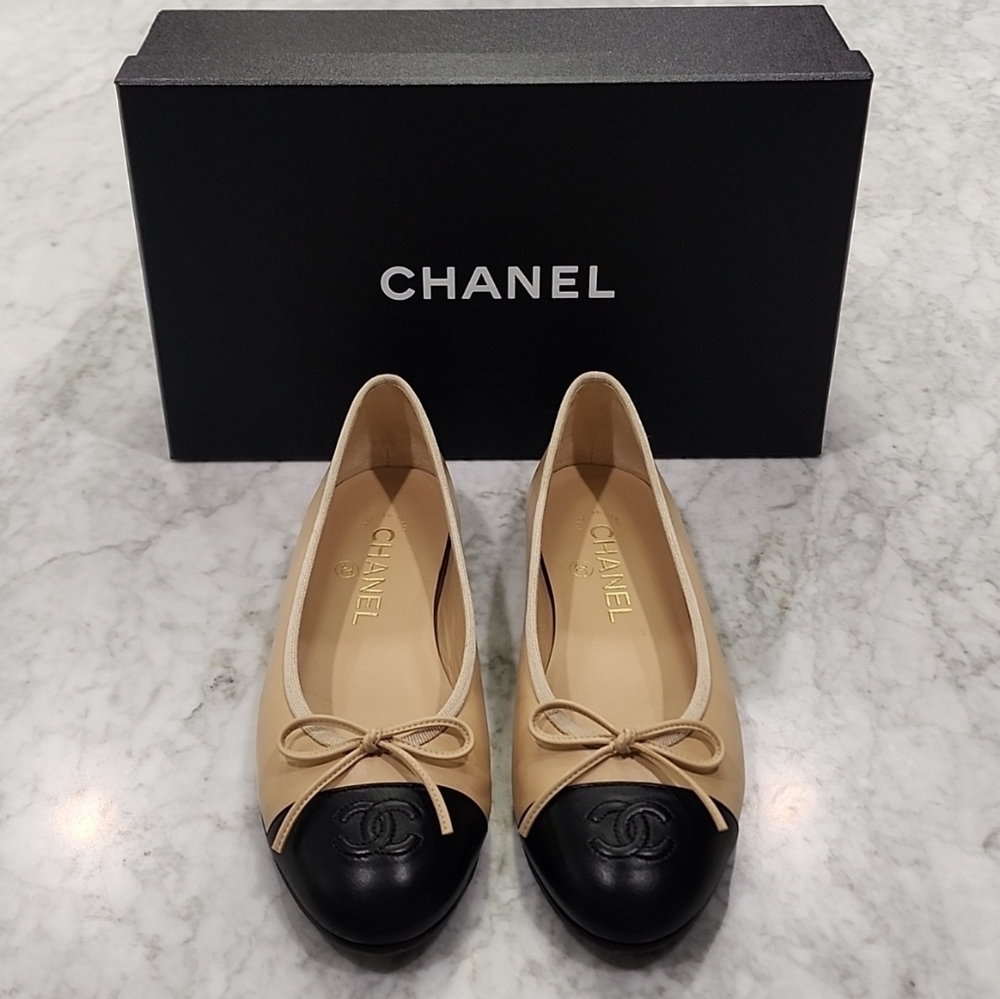 100% Authentic!! Chanel Ballet Flats In Lambskin Beige & Black